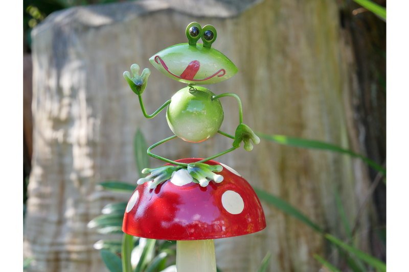 Frog On Mushroom Stake (See Description Below) - Giftworks